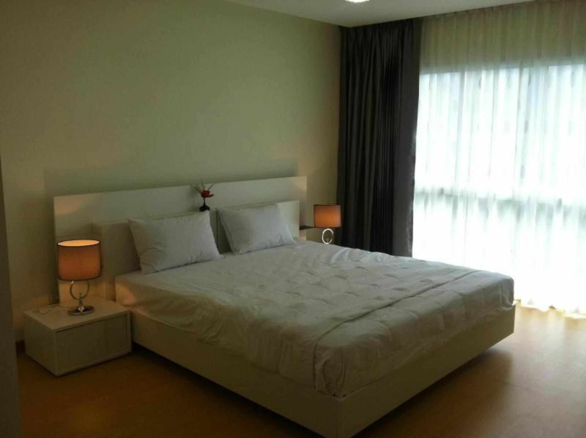 Goldstone Residency Patong , Phuket Apartment Bagian luar foto