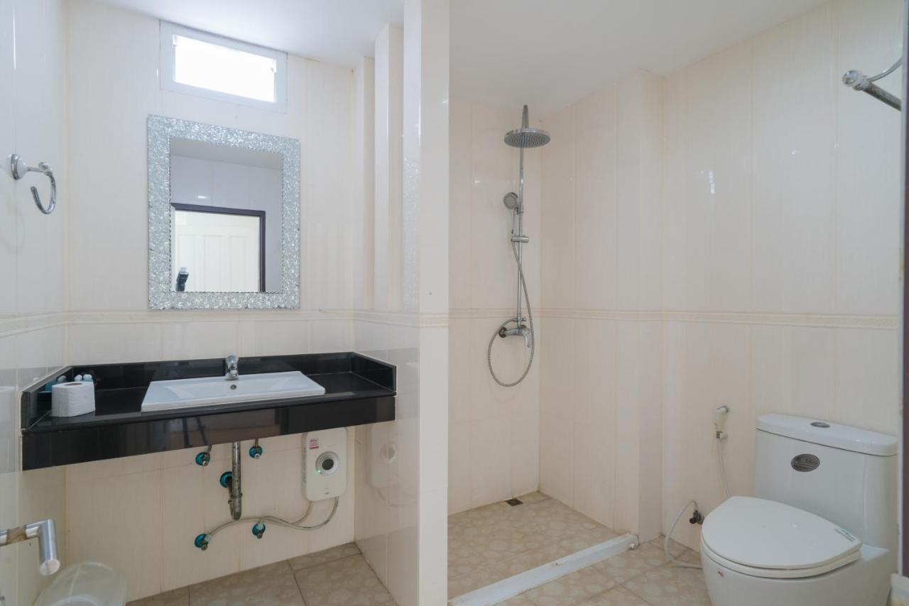 Goldstone Residency Patong , Phuket Apartment Bagian luar foto