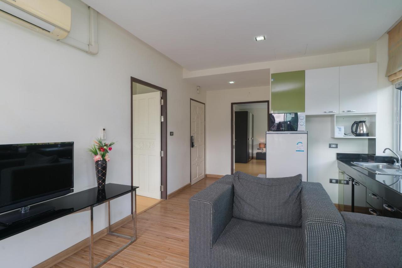 Goldstone Residency Patong , Phuket Apartment Bagian luar foto