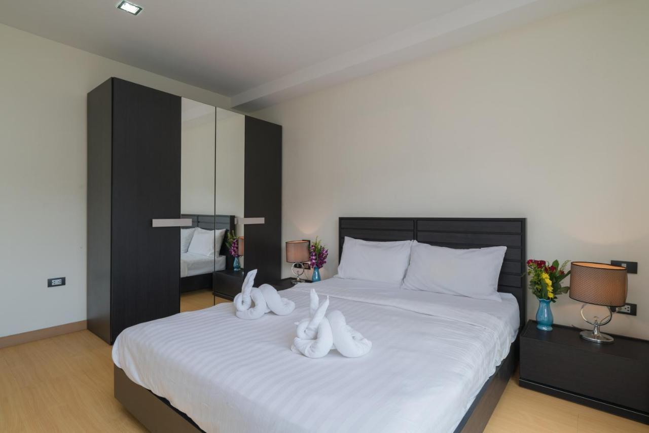 Goldstone Residency Patong , Phuket Apartment Bagian luar foto