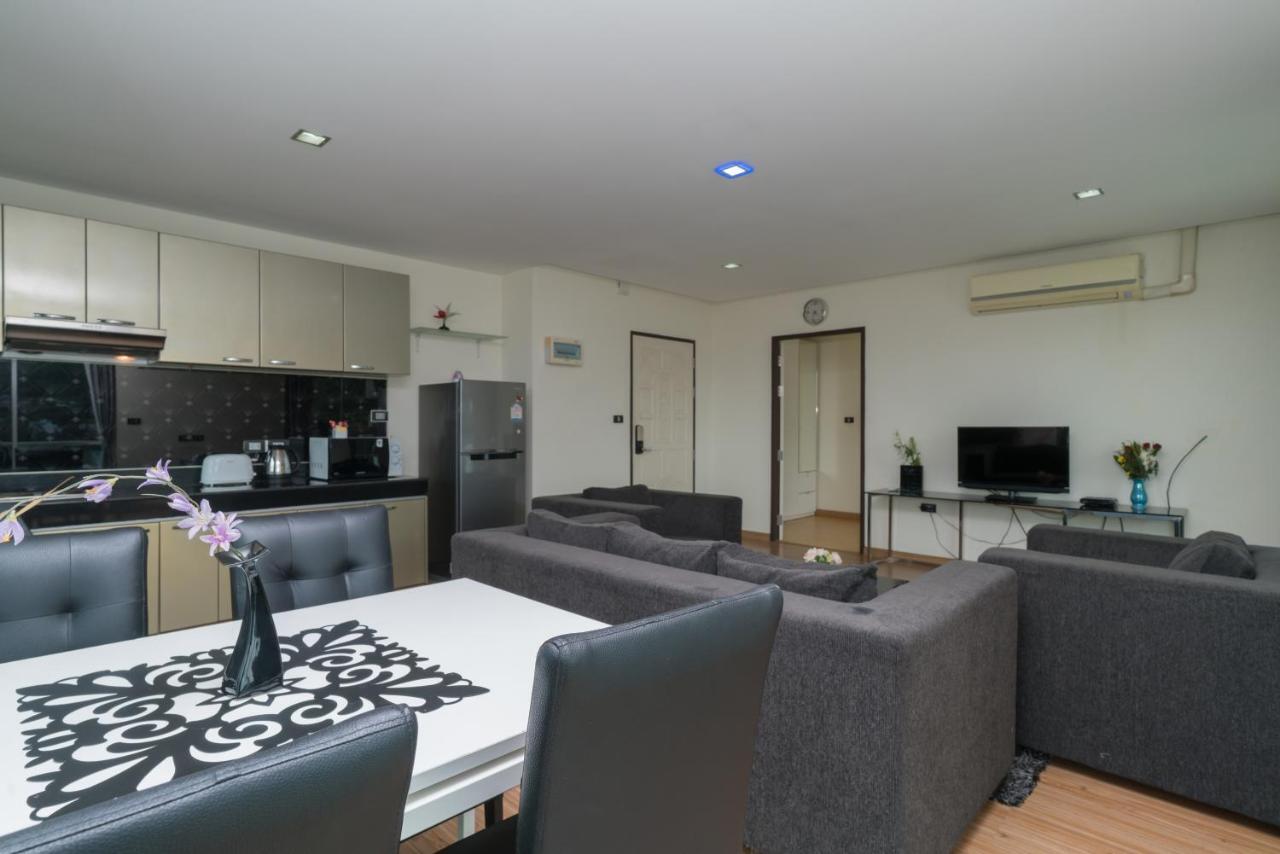 Goldstone Residency Patong , Phuket Apartment Bagian luar foto