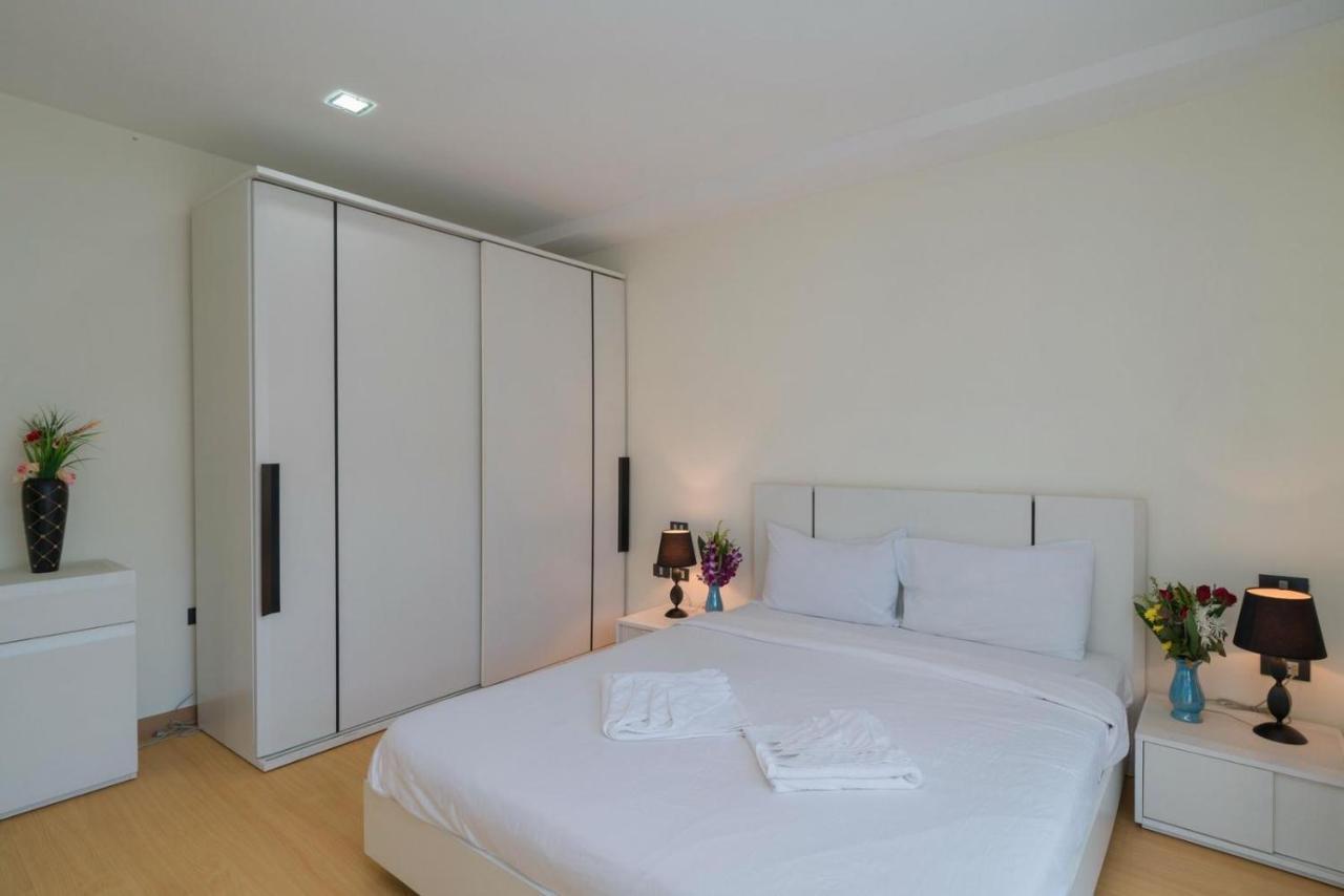 Goldstone Residency Patong , Phuket Apartment Bagian luar foto