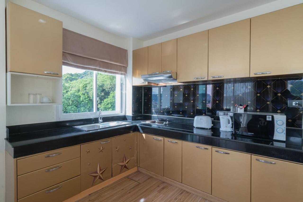 Goldstone Residency Patong , Phuket Apartment Bagian luar foto