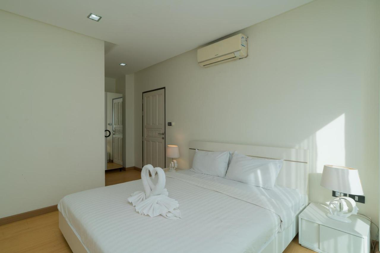 Goldstone Residency Patong , Phuket Apartment Bagian luar foto