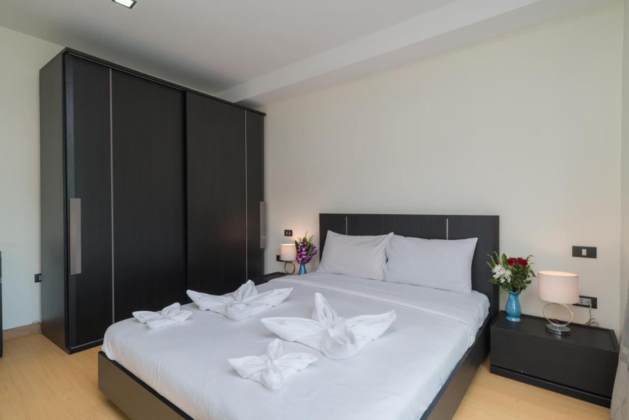 Goldstone Residency Patong , Phuket Apartment Bagian luar foto