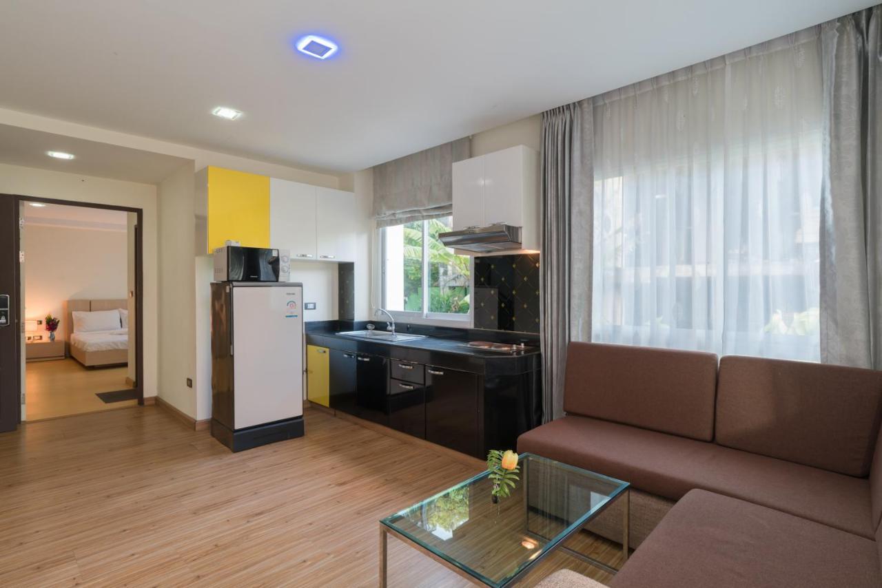 Goldstone Residency Patong , Phuket Apartment Bagian luar foto